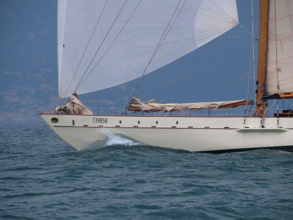 78-custom-stow-and-sons-classic-ketch-rona-4