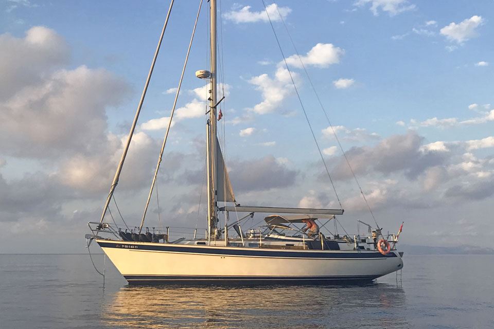 hallberg-rassy-42-elbian-1-main