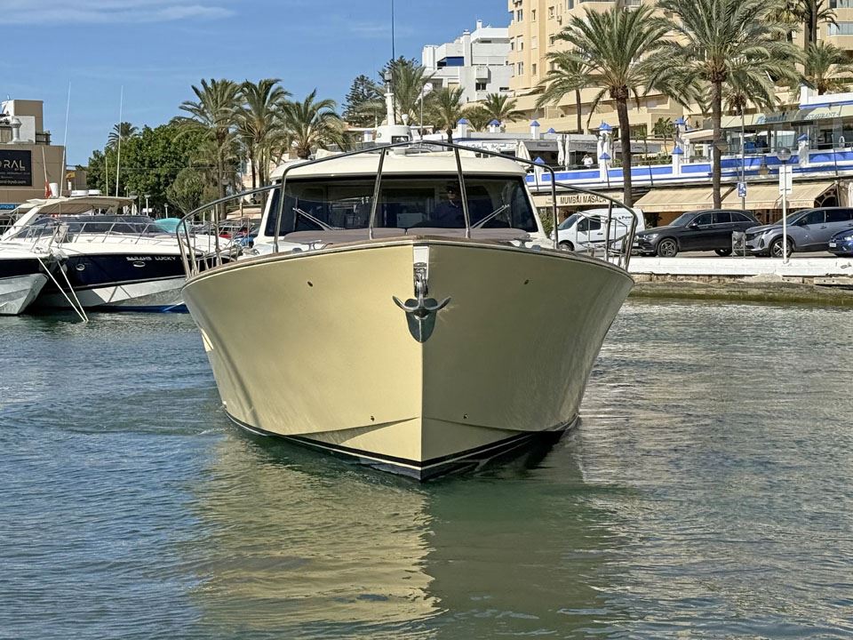 mochi-dolphin-44-liberty-2