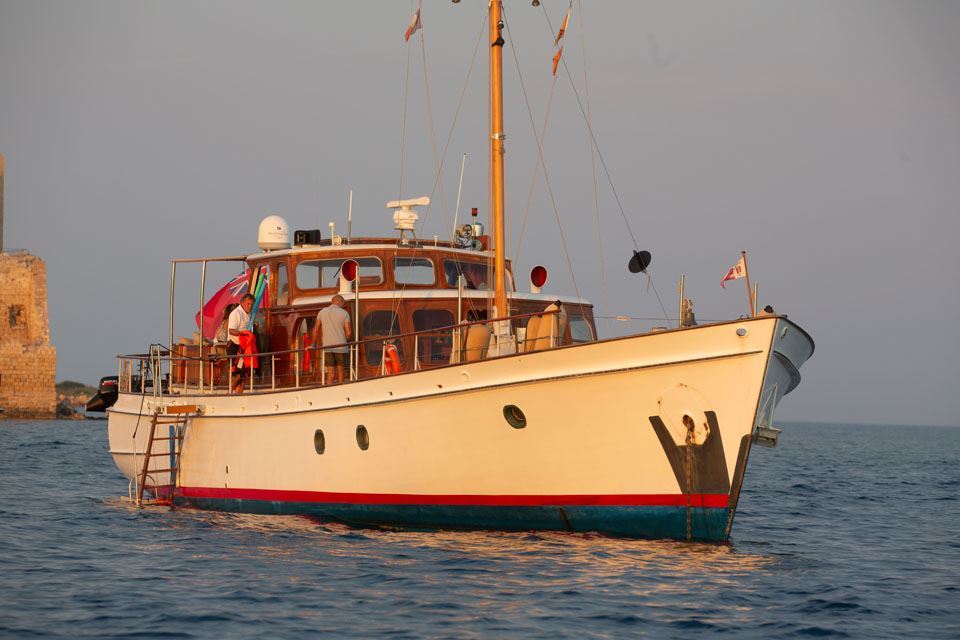 feadship-custom-25m-atalanta-j-5